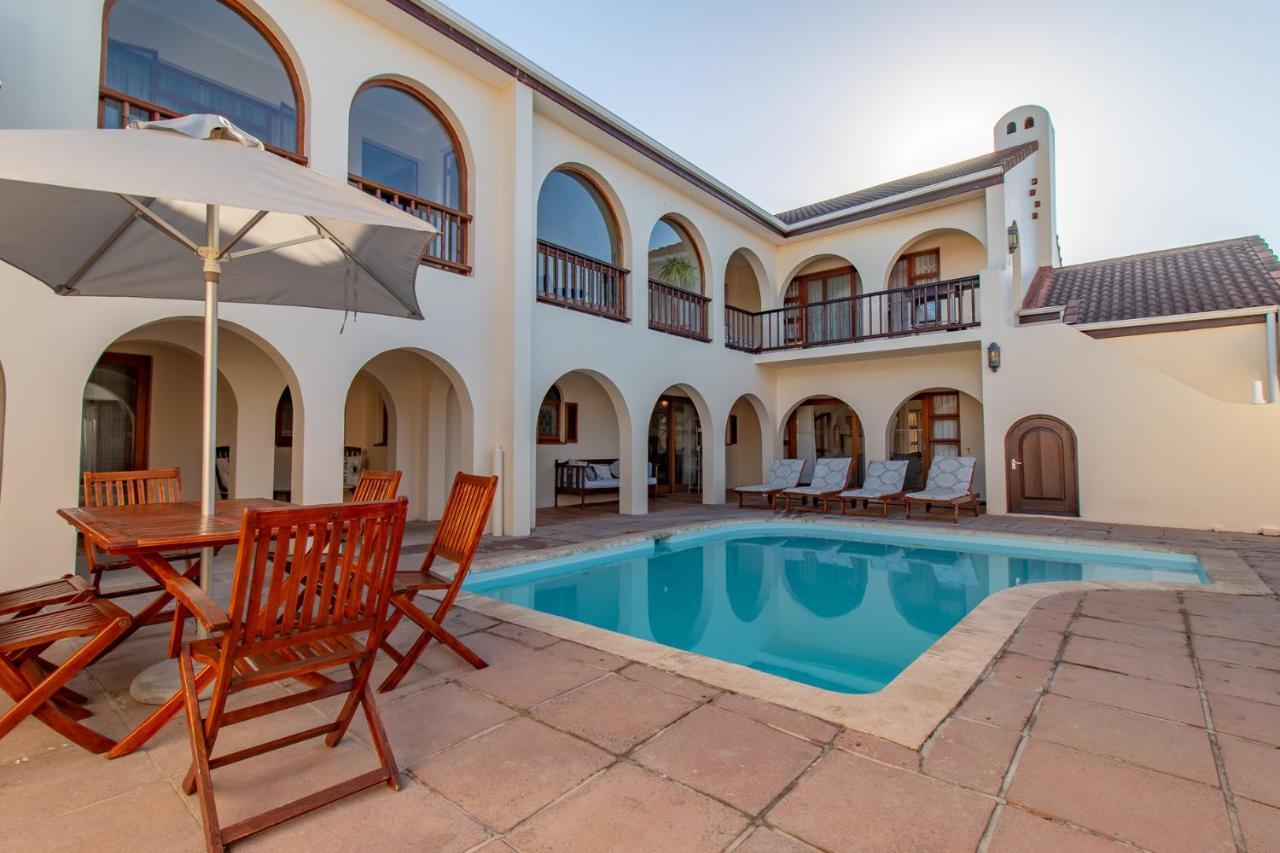 Penguino Guesthouse Hermanus Dış mekan fotoğraf