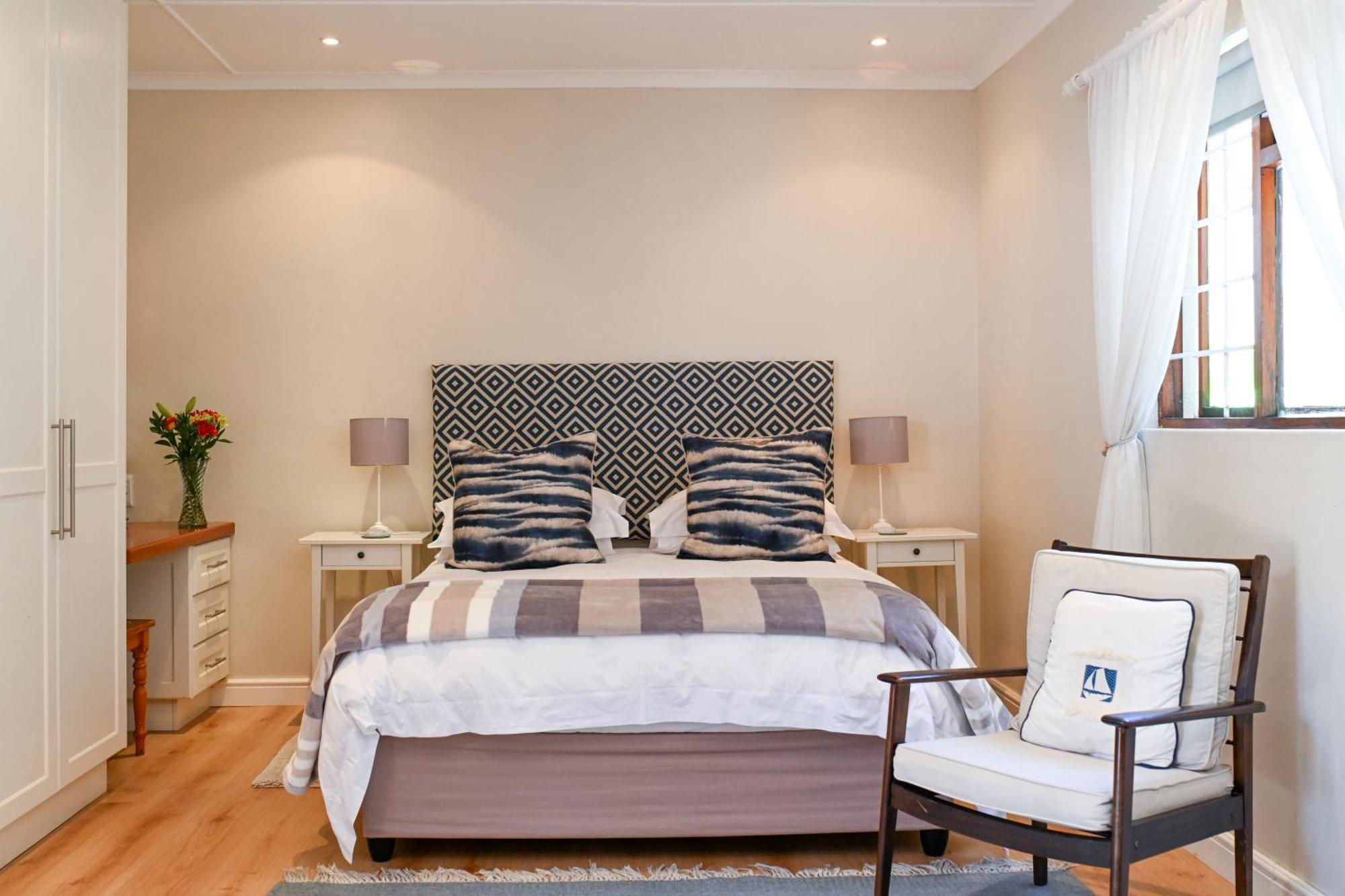 Penguino Guesthouse Hermanus Dış mekan fotoğraf