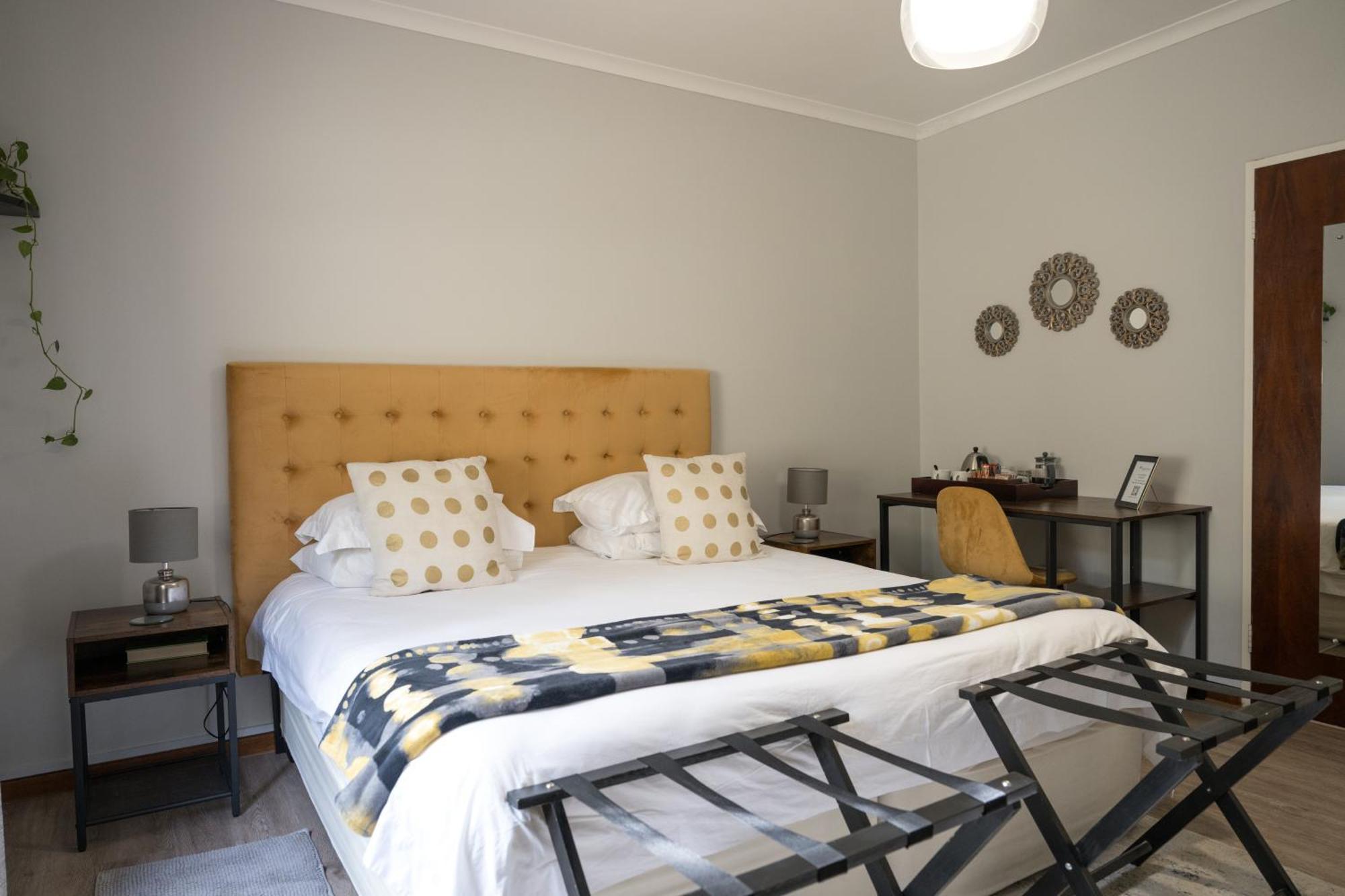 Penguino Guesthouse Hermanus Dış mekan fotoğraf