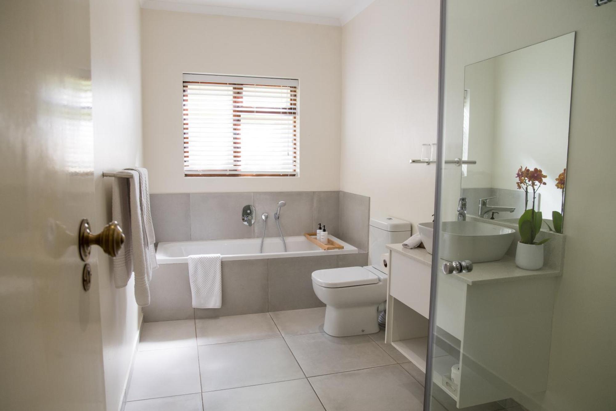 Penguino Guesthouse Hermanus Dış mekan fotoğraf